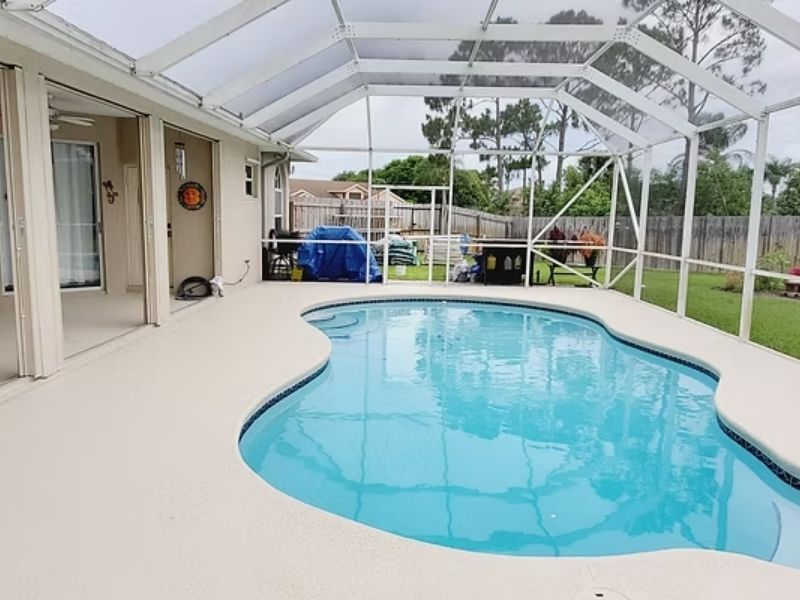 Pool deck painting - slip-resistant pool deck coating